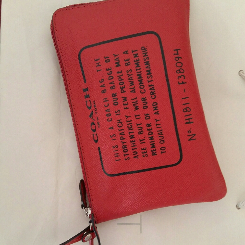Authentic coach leather wristlet / toiletry purse /wallet - Picture 2 of 7